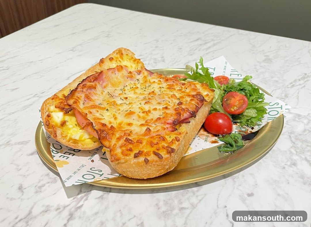Cheese Toast with Salad