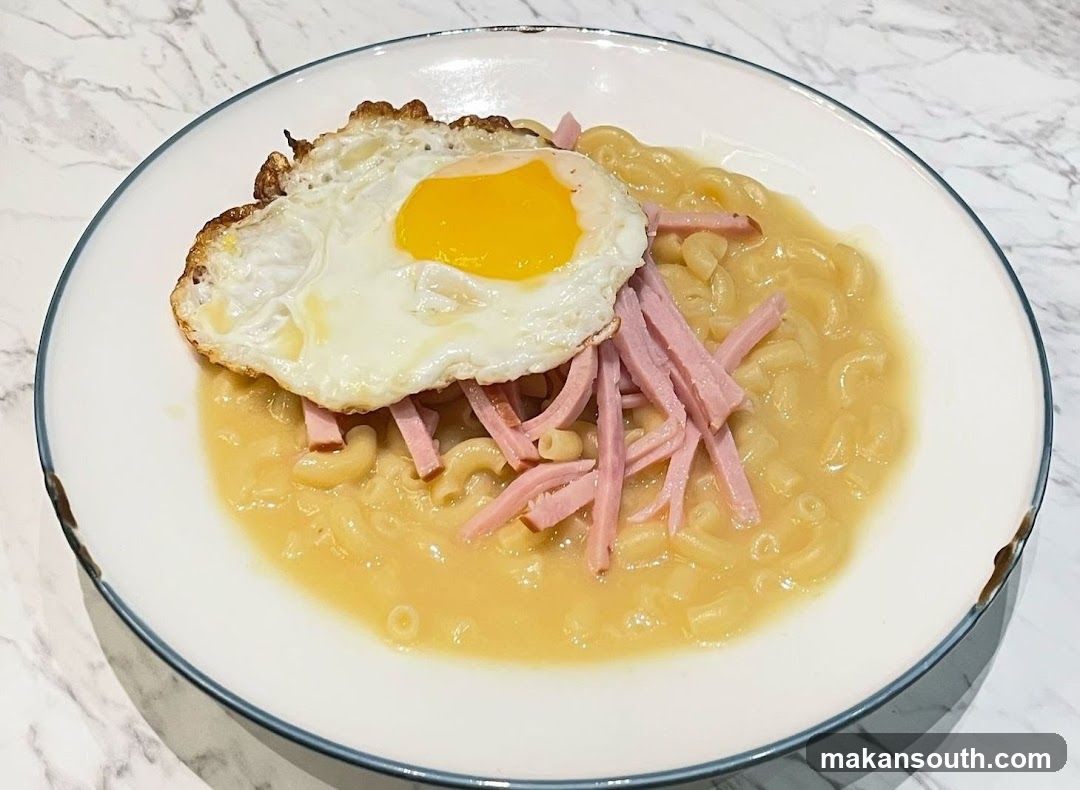 Mac and Cheese with Fried Egg