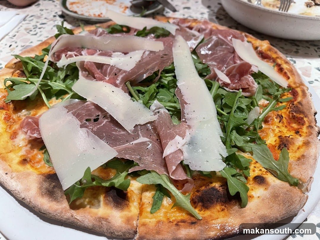 Arugula and Prosciutto Pizza