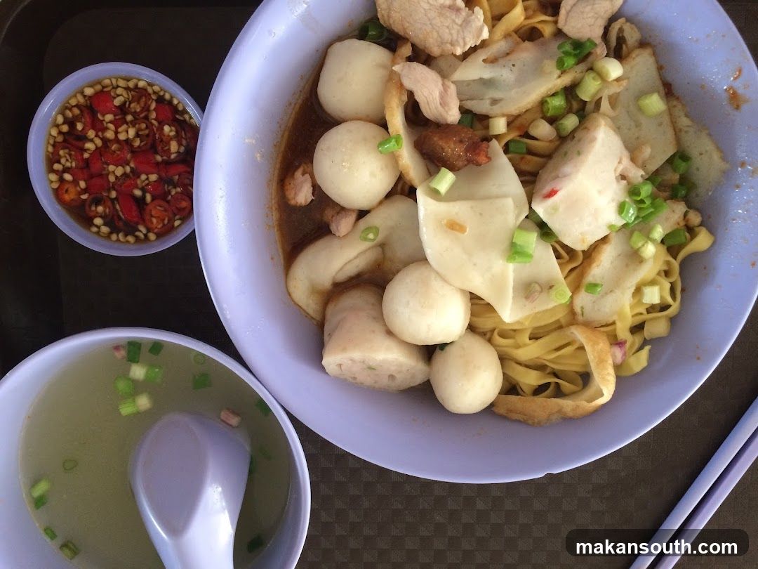 Noodles with Fish Balls and Sliced Pork