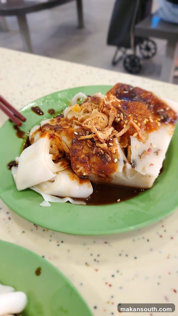 Rice Roll with Sauce and Toppings