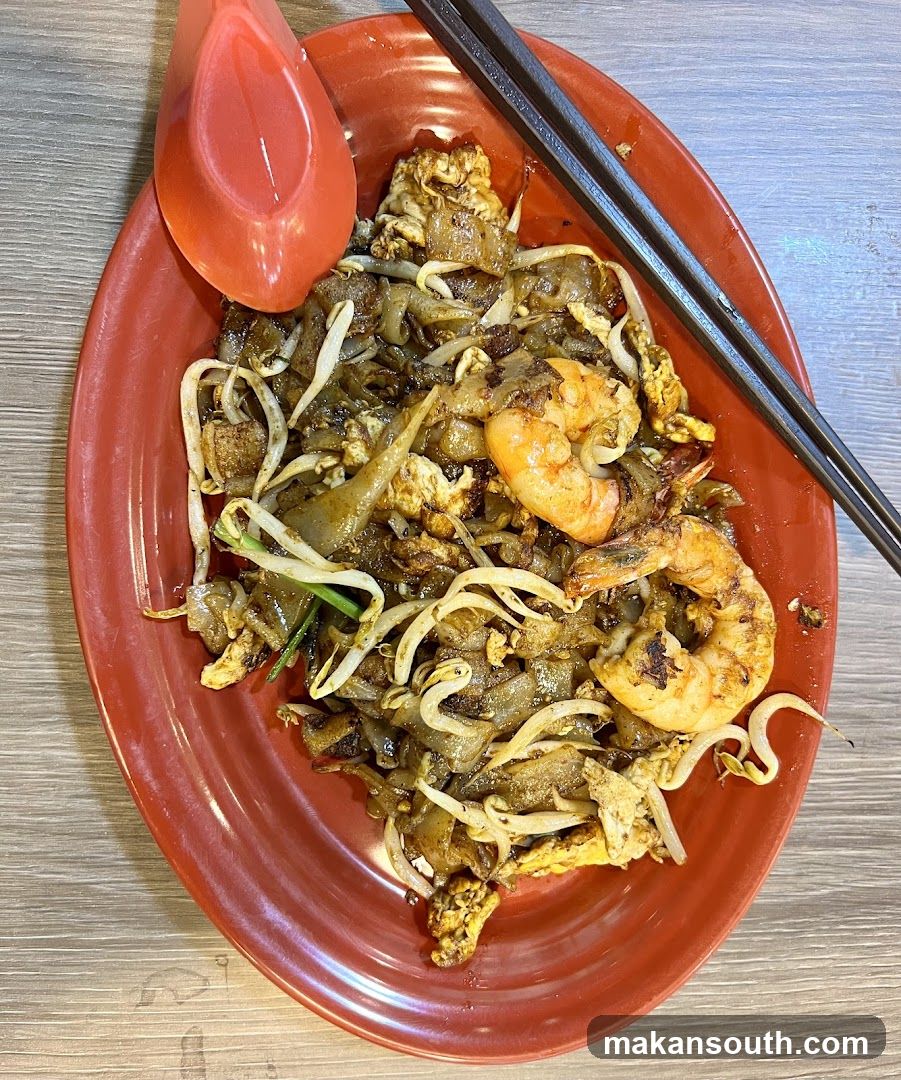 Shrimp Fried Noodles with Bean Sprouts