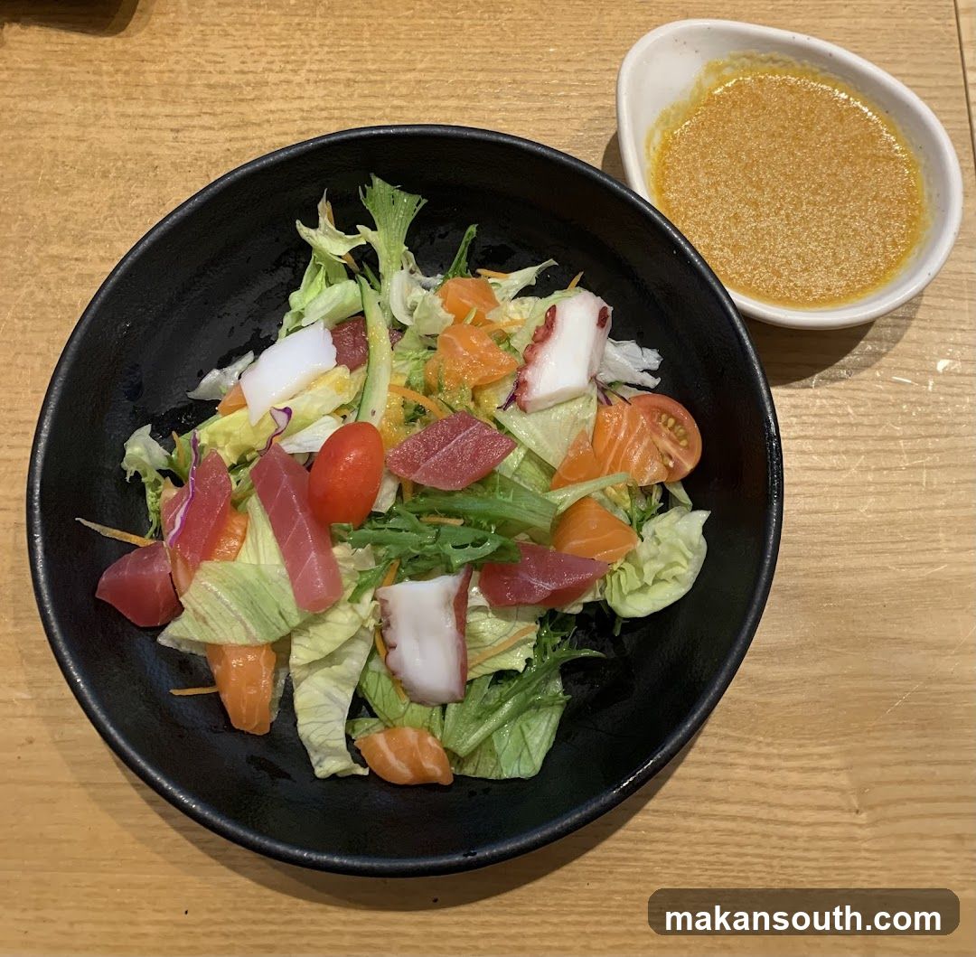 Salad Bowl with Dressing