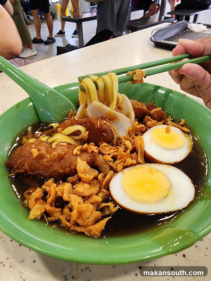 Noodles with Egg and Fried Shallots