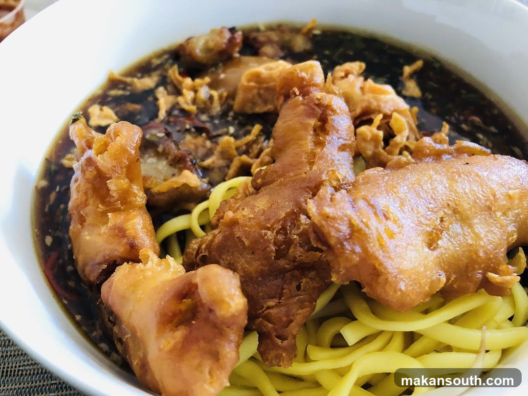 Noodles with Fried Toppings