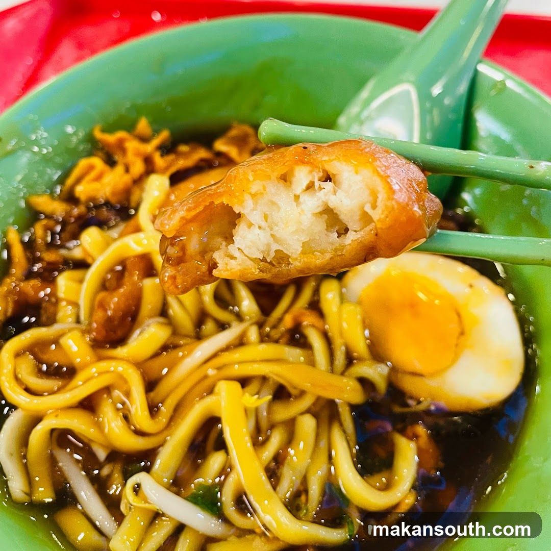 Noodles with Fried Dough and Egg
