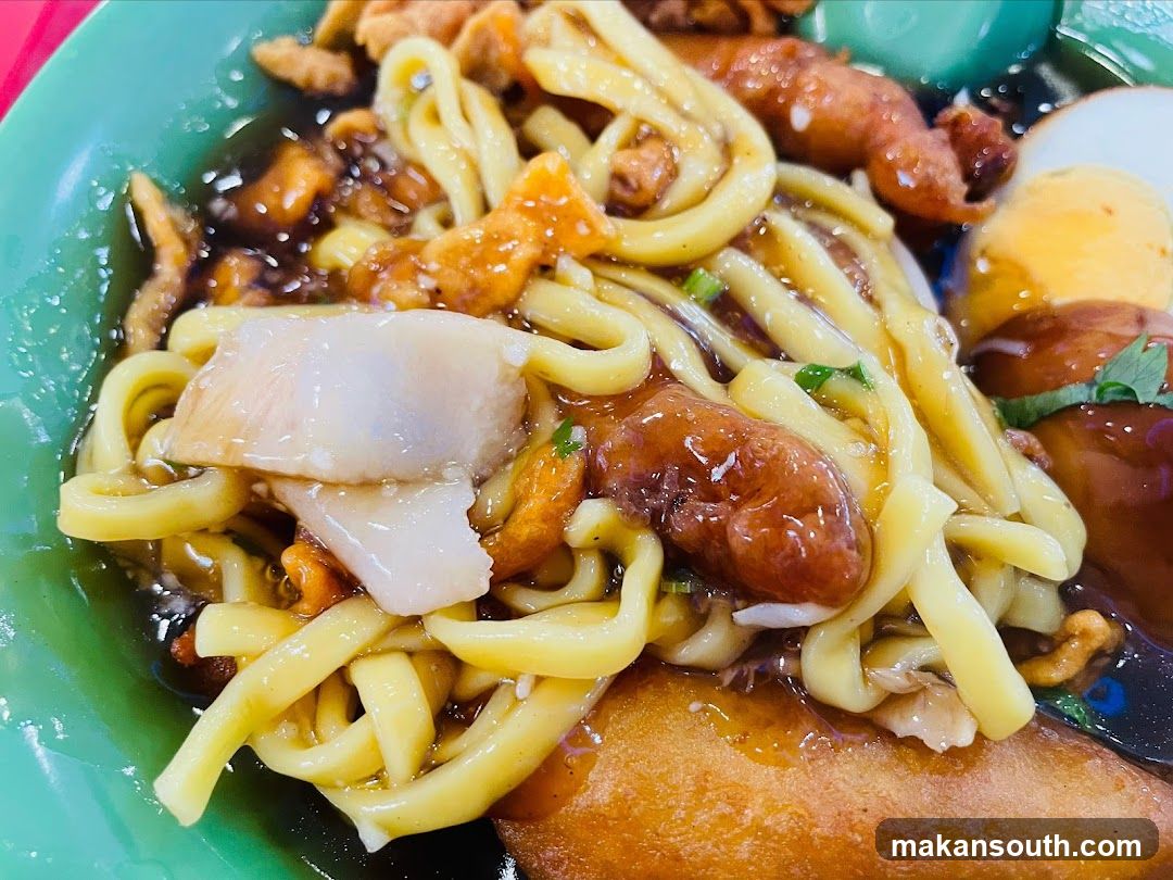 Noodles with Braised Pork and Egg