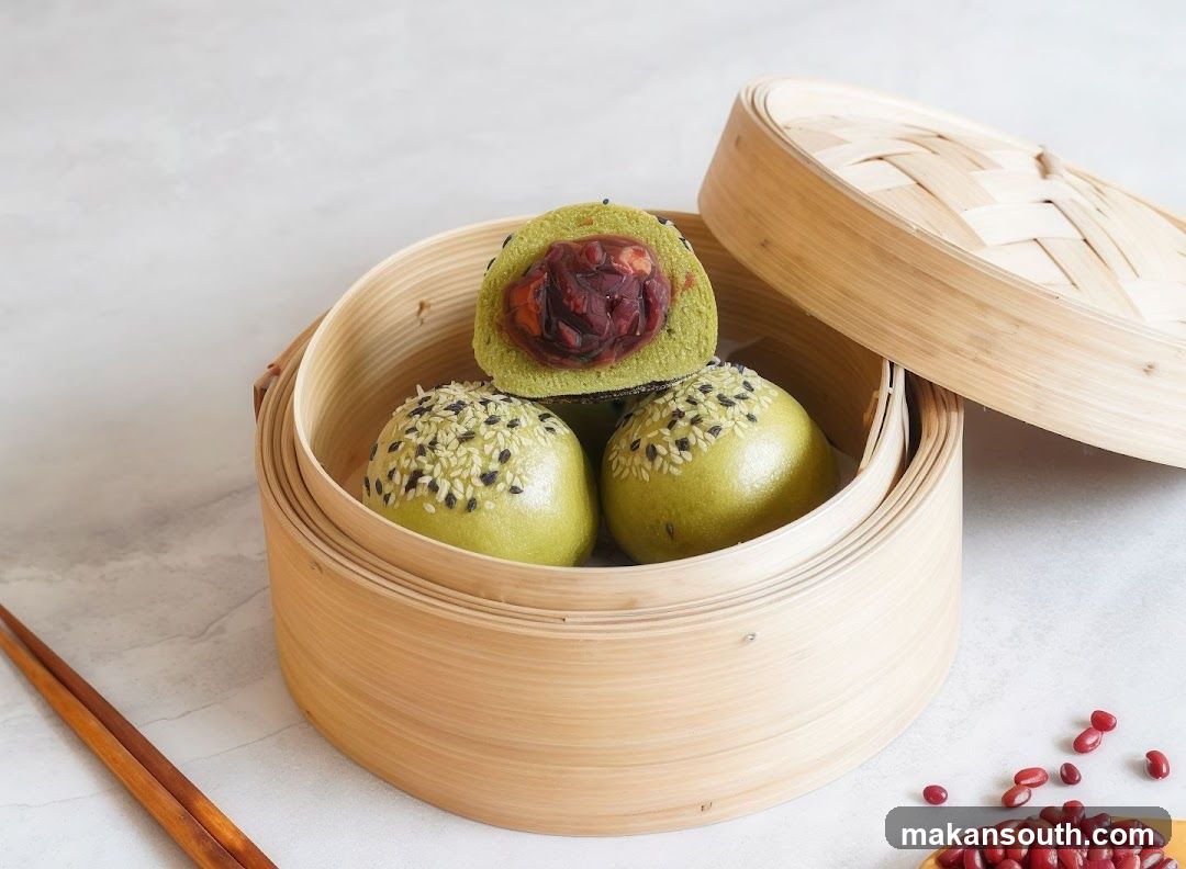 Steamed Green Dumplings with Red Bean Filling
