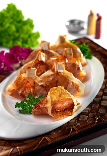 Steamed Dumplings with Garnish