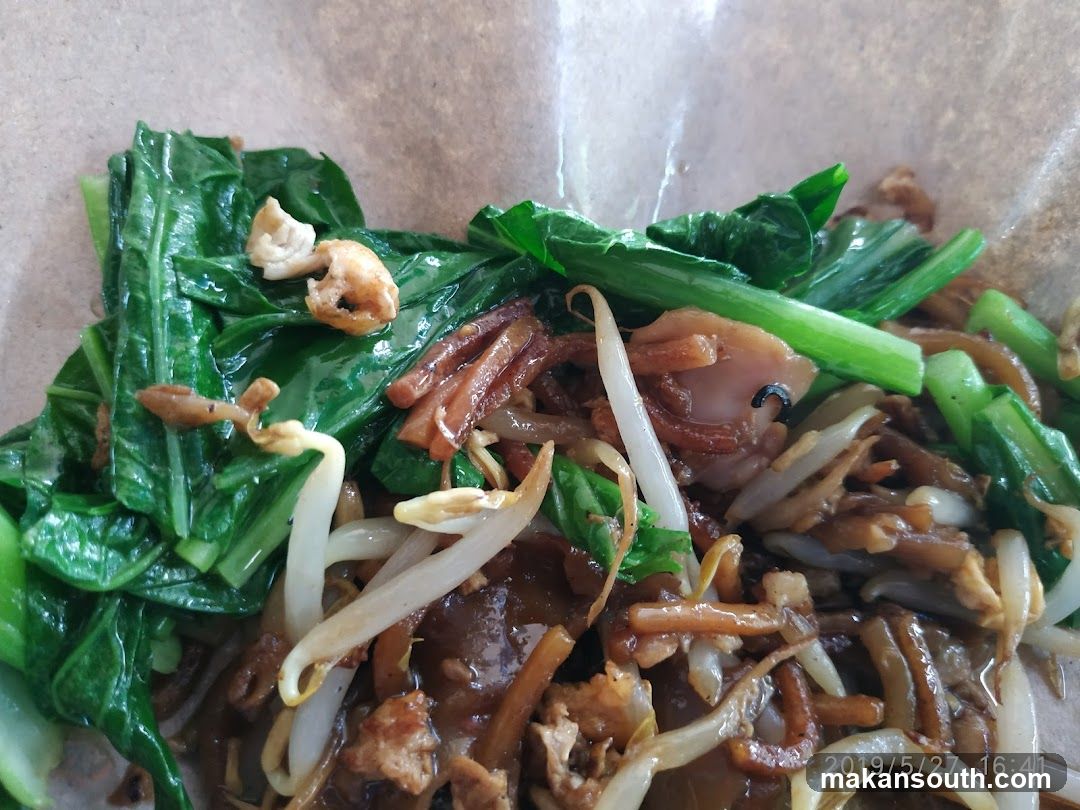 Stir-fried noodles with vegetables
