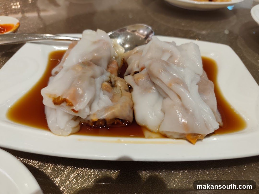 Steamed Rice Rolls with Sauce