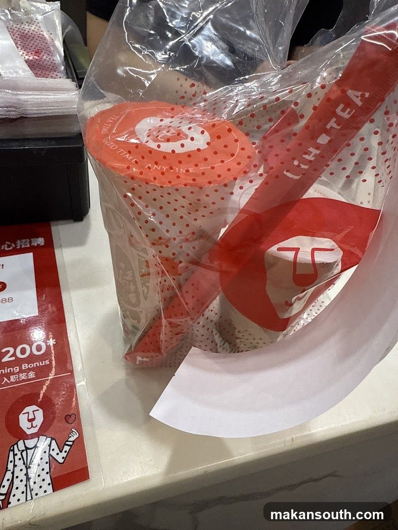 L'Intea Cup and Bag
