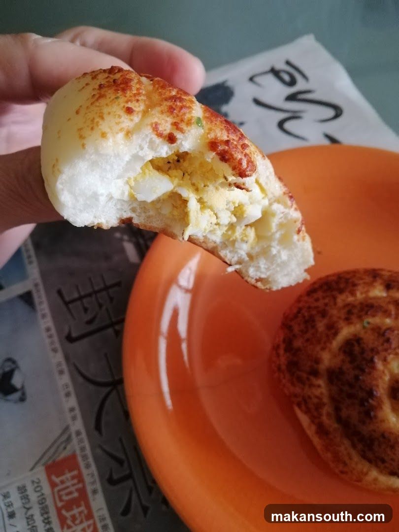 Egg Bun with Crust