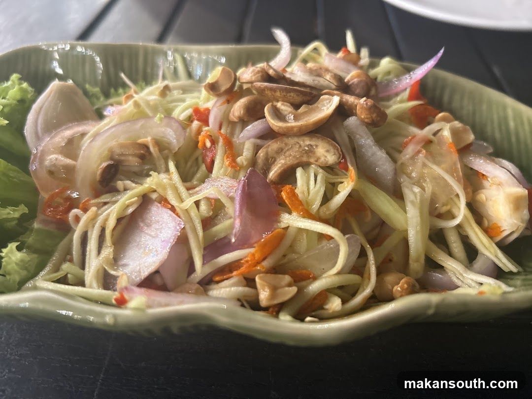 Papaya Salad with Cashews