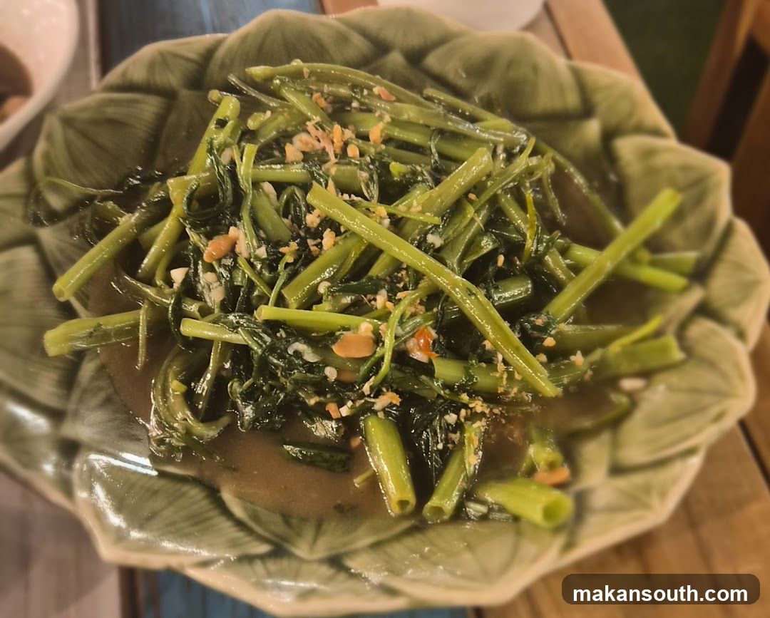 Stir-fried Water Spinach with Garlic