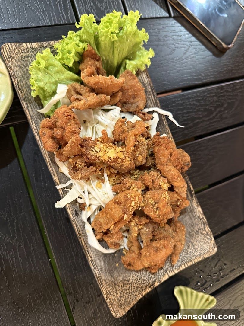 Fried Meat with Lettuce and Cabbage