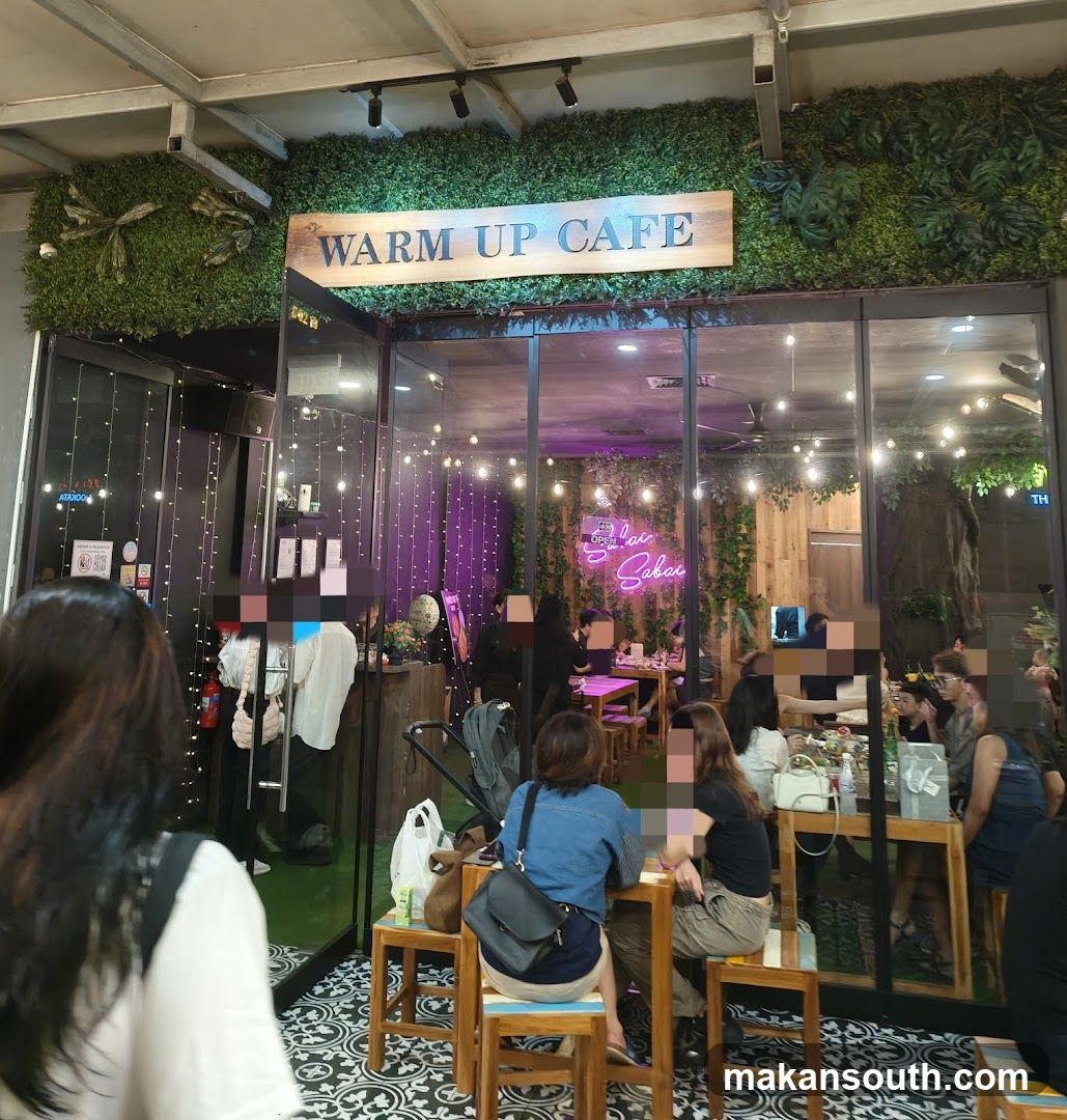 Warm Up Cafe