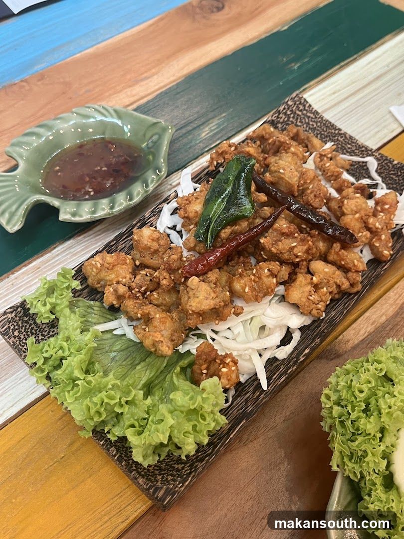 Fried Chicken with Vegetables and Sauce