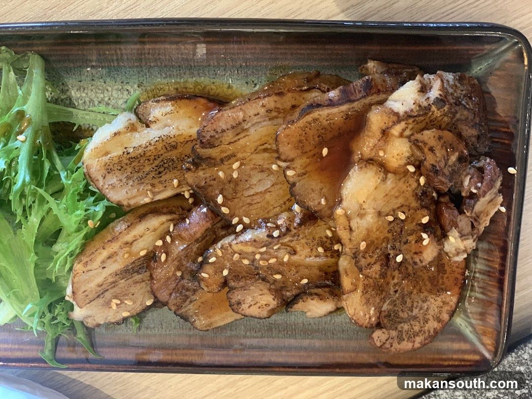 Grilled Pork Slices with Sesame Seeds and Greens
