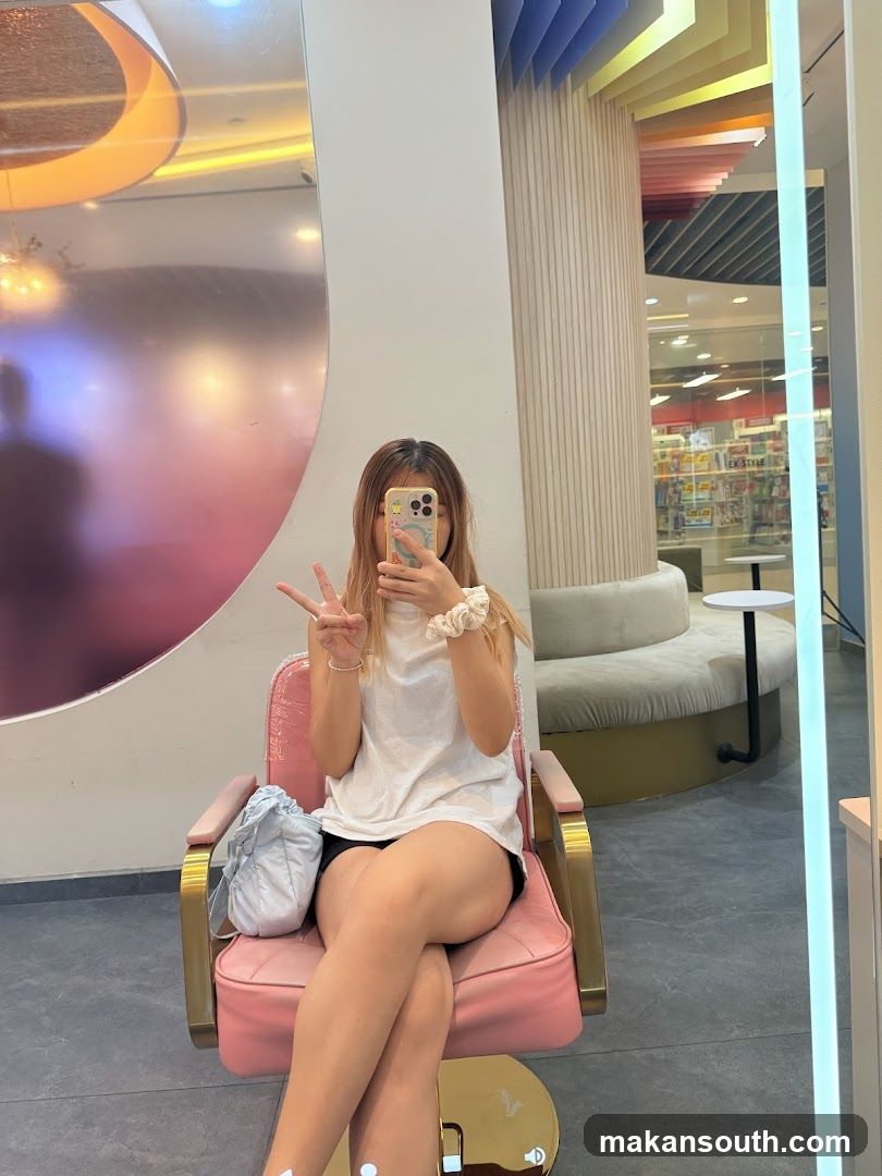 Beauty Salon Interior Mirror Selfie
