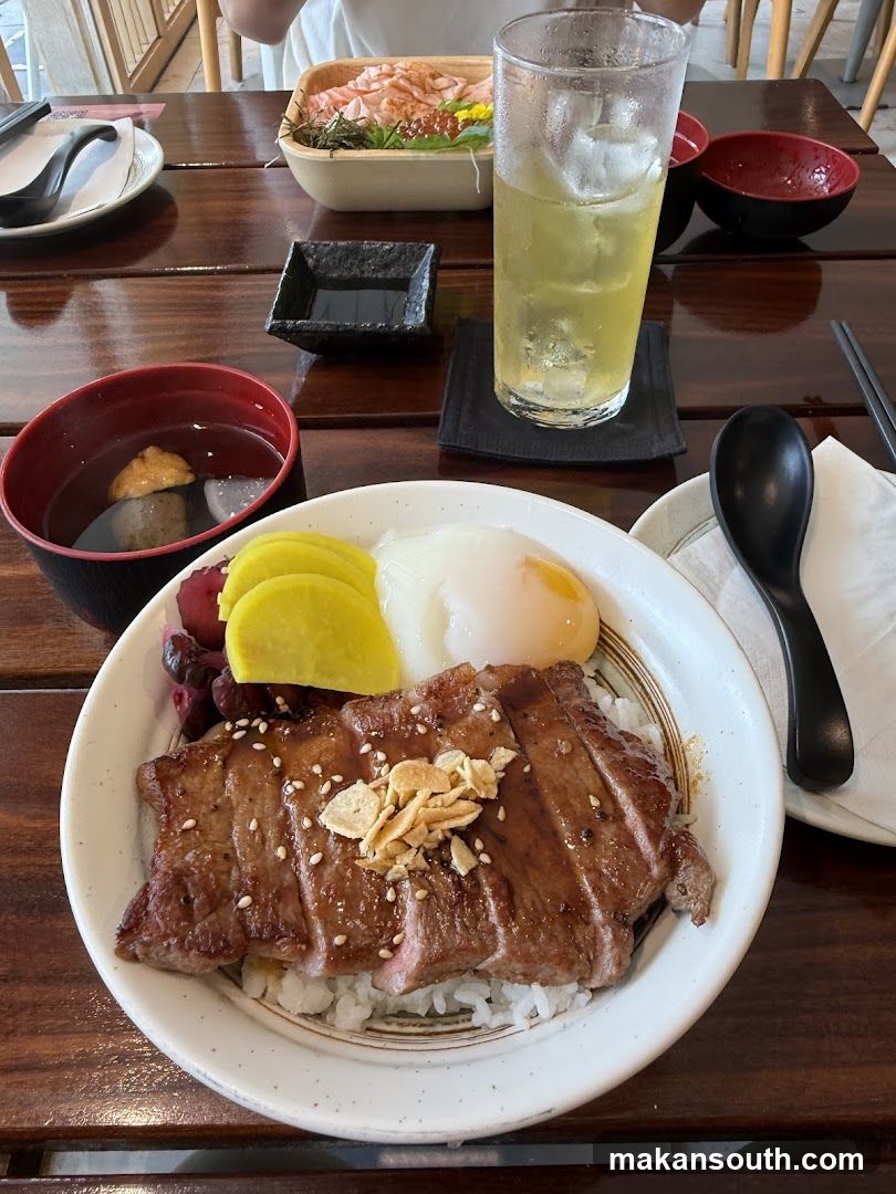 Sushi Bowl with Egg and Pickles