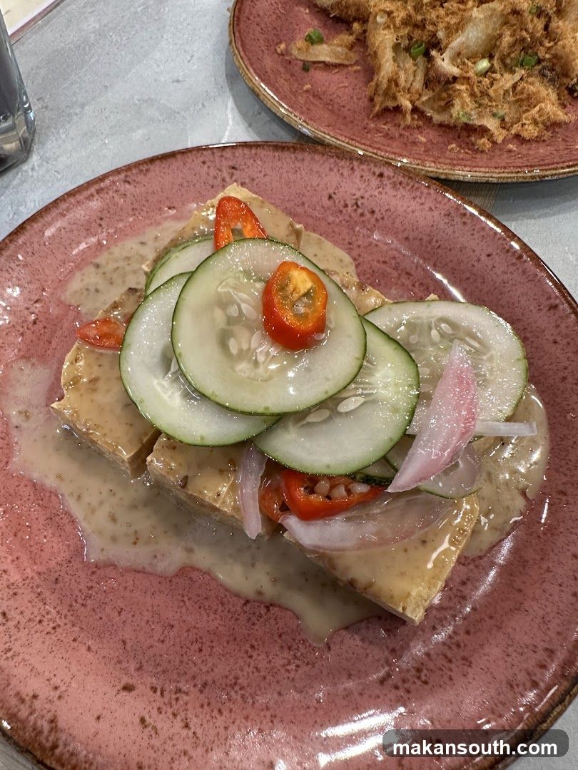Tofu with Cucumber and Chili Sauce