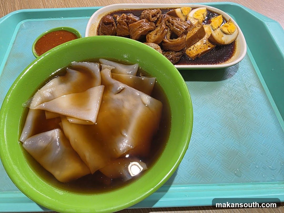Food Tray with Dim Sum and Braised Dishes