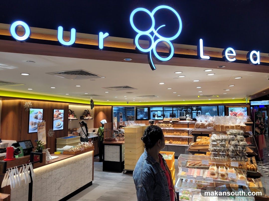 Four Leaves Tiong Bahru Plaza