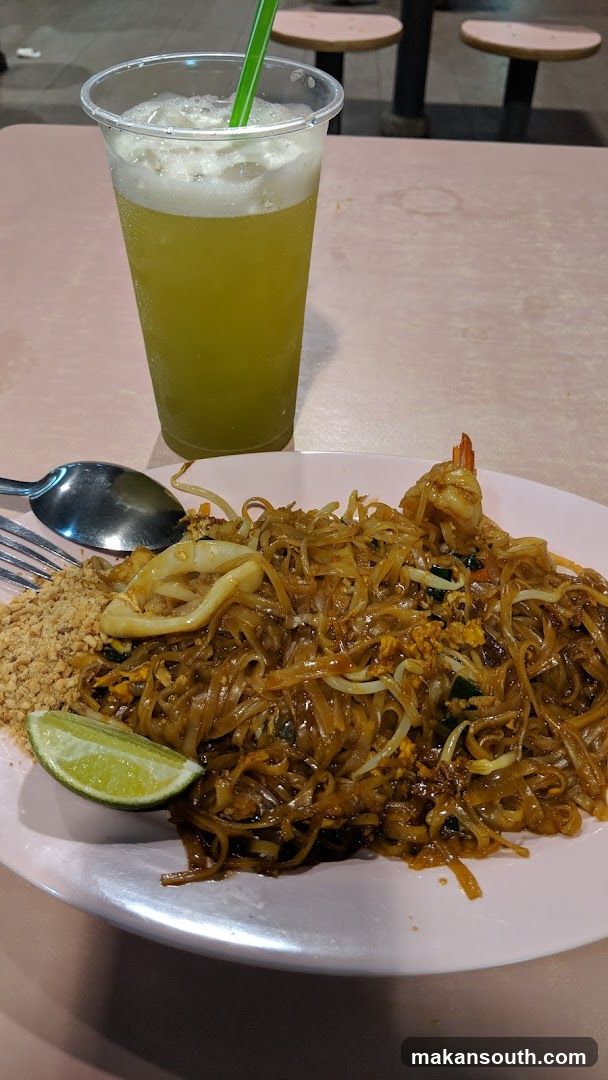 Pad Thai with Drink