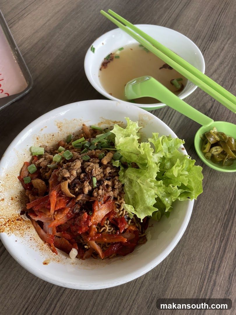 Noodle Bowl with Lettuce and Sauce