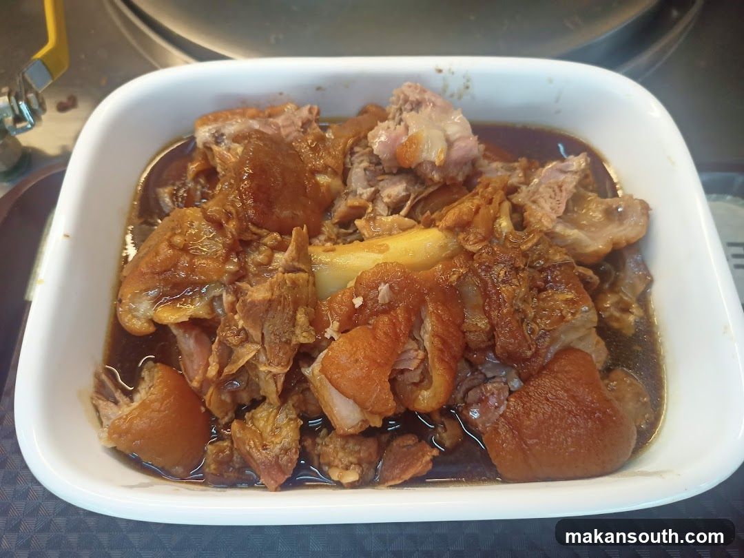 Braised Pork Feet in Sauce