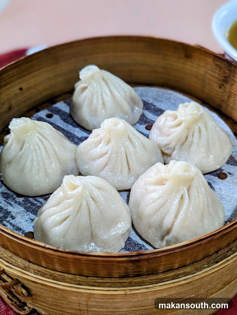 Steamed Dumplings in Bamboo Steamer
