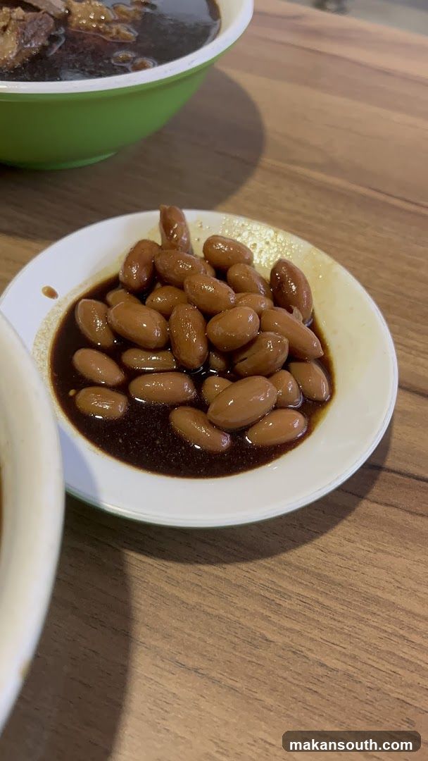 Braised Peanuts with Sauce