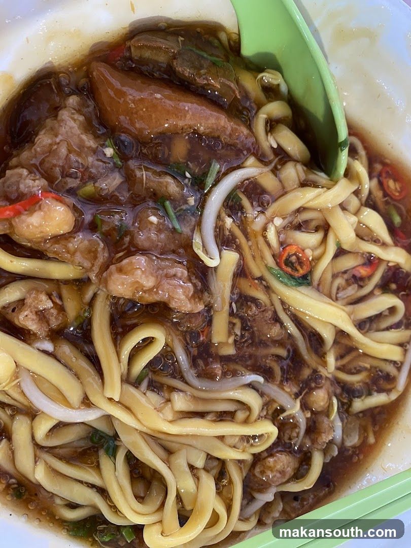 Noodle Dish with Meat and Sauce