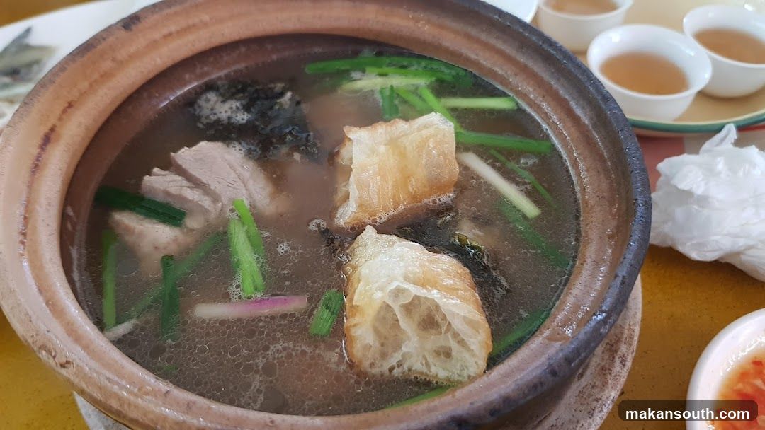 Clay Pot Soup with Fish Maw and Pork