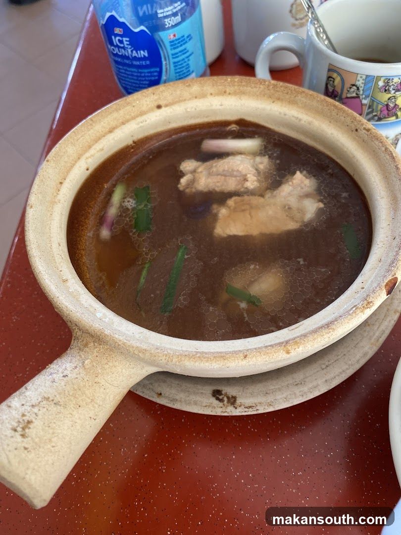 Clay Pot Soup with Meat and Green Onions