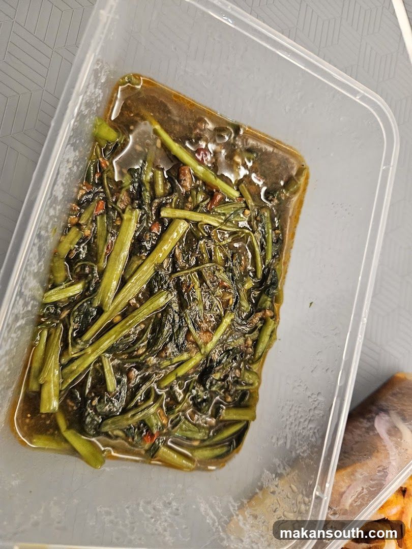 Stir-fried greens in sauce