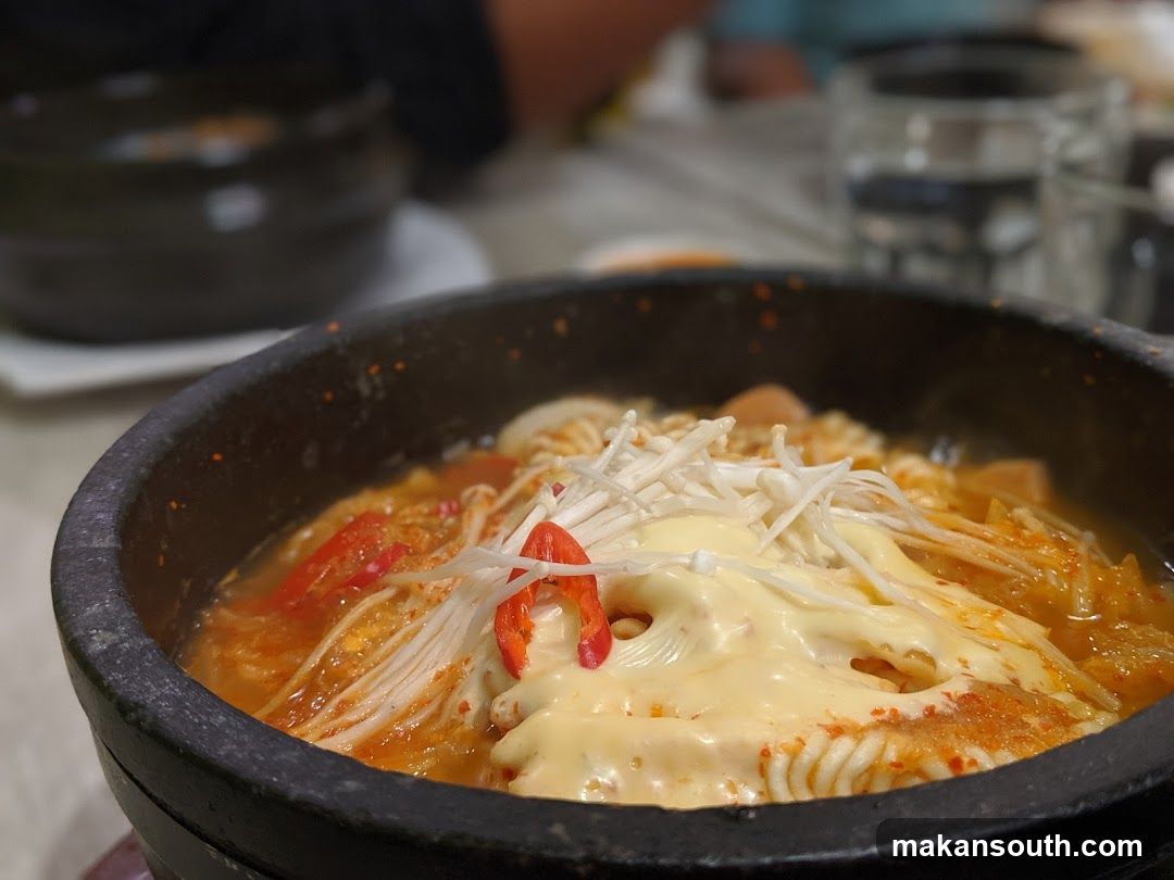 Stewed Noodles with Cheese and Chili