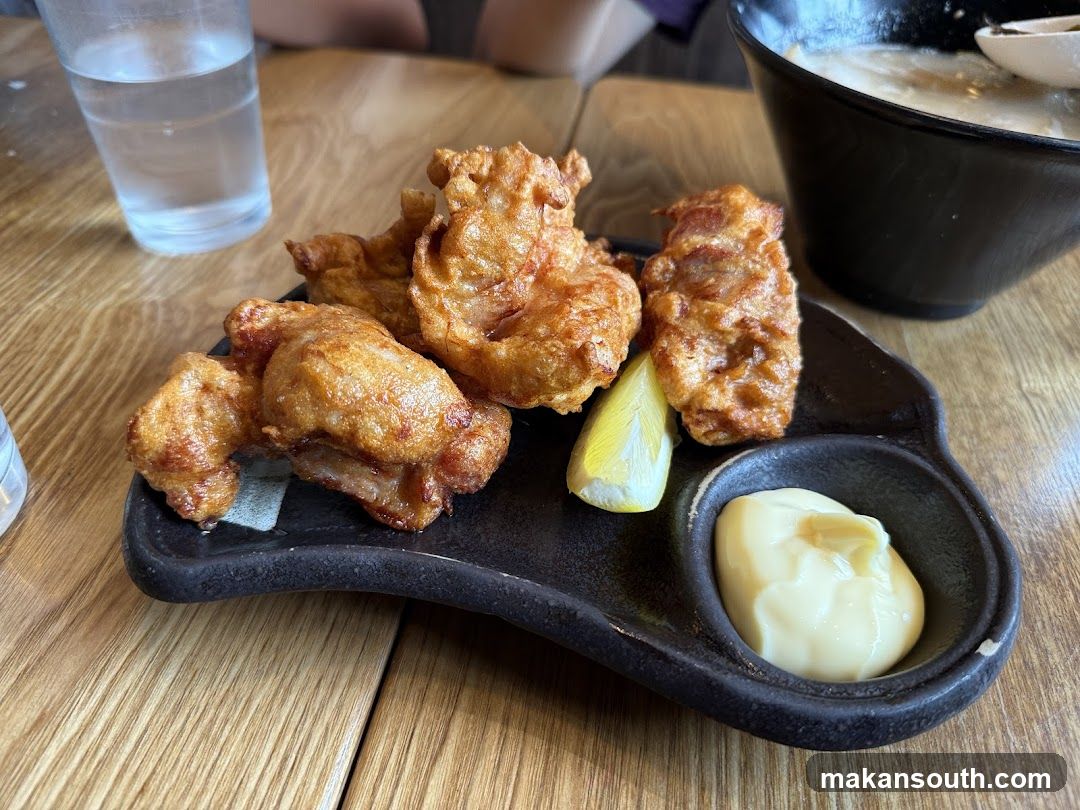 Fried Chicken with Lemon and Sauce