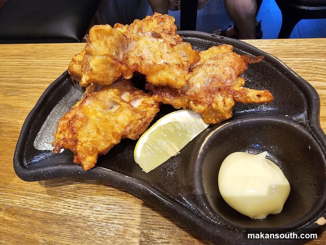 Fried Chicken with Lemon and Sauce