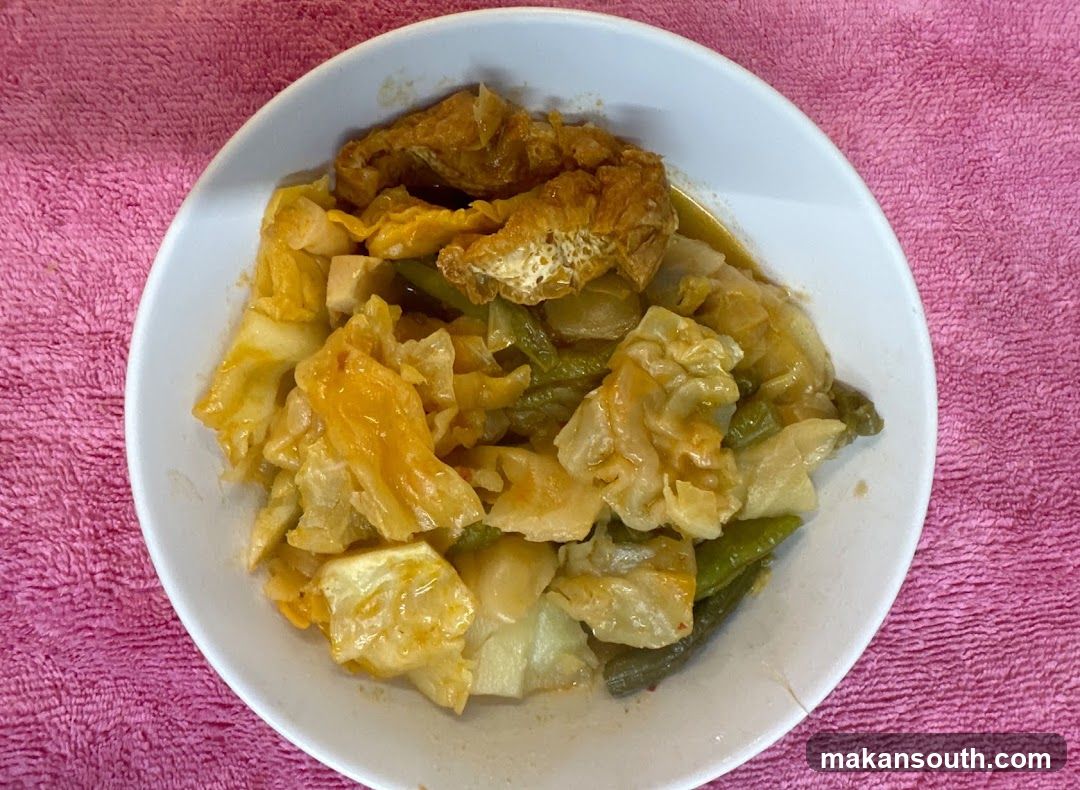 Stir-fried Cabbage and Egg Dish