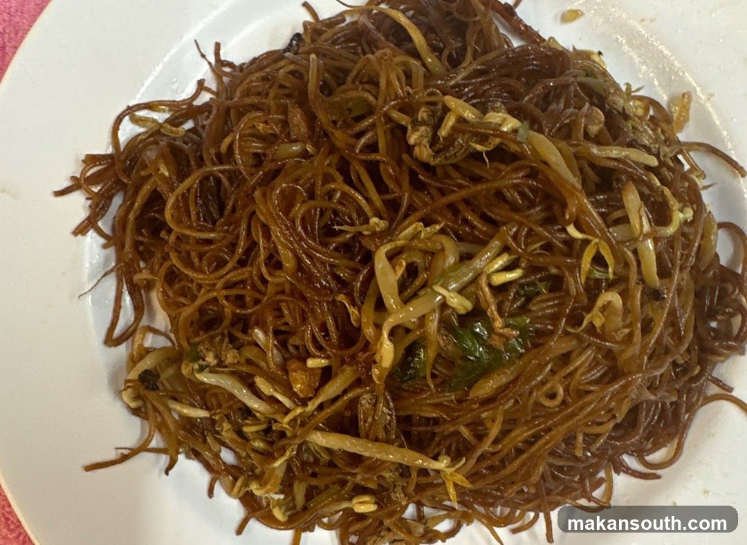 Stir-fried noodles with vegetables