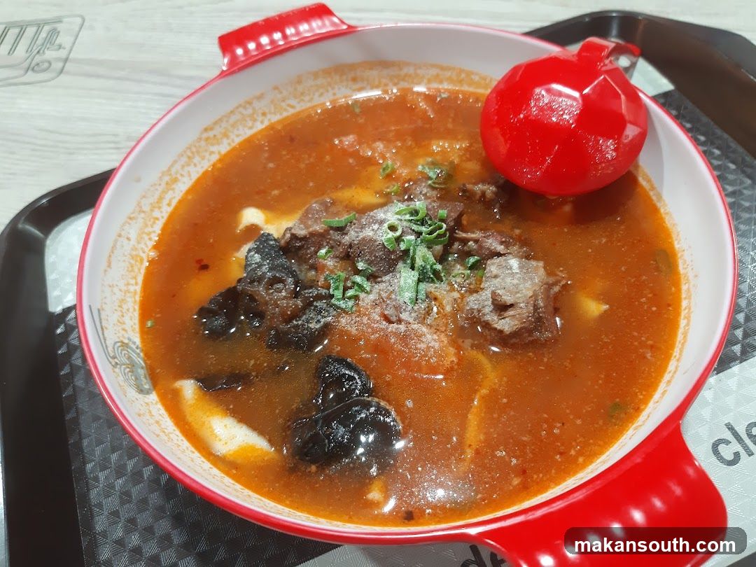Red Broth Soup with Meat and Tomatoes
