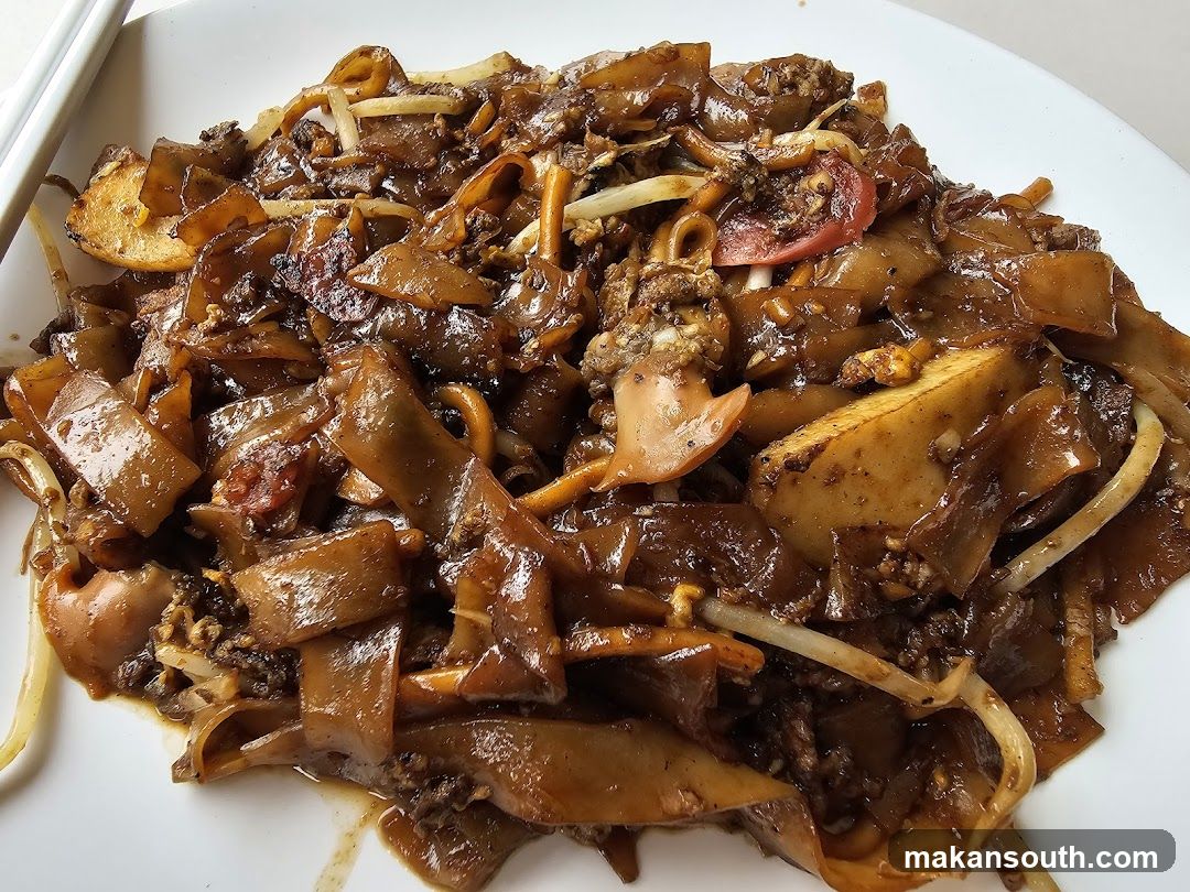 Stir-fried Noodles with Tofu and Meat