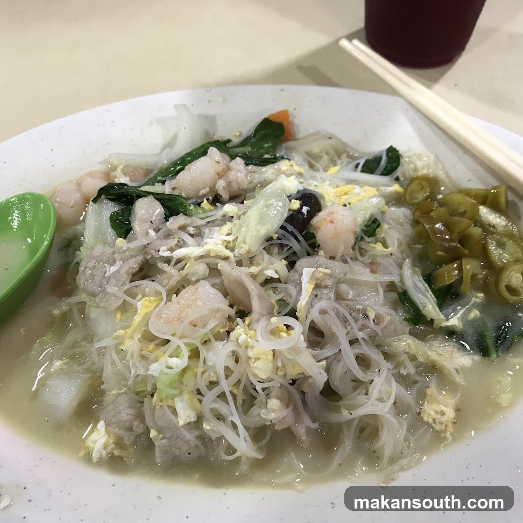 Noodle Dish with Shrimp and Vegetables