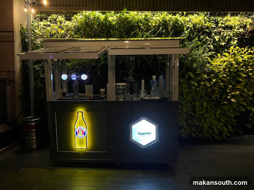 Der Biergarten Great World City