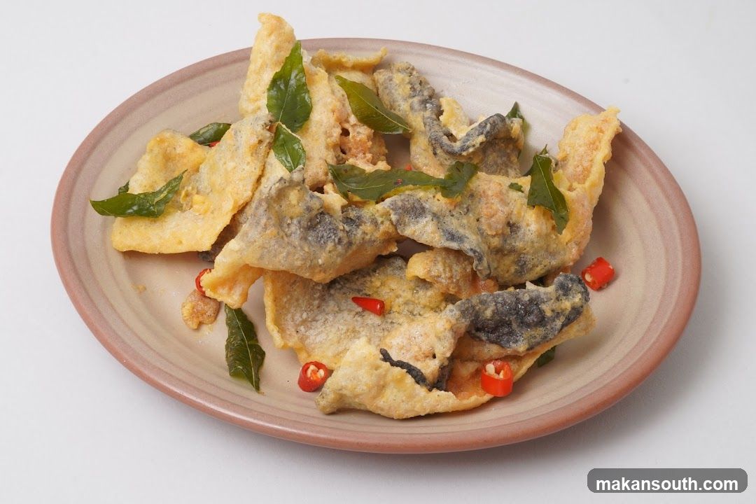 Fried Fish with Chili and Leaves
