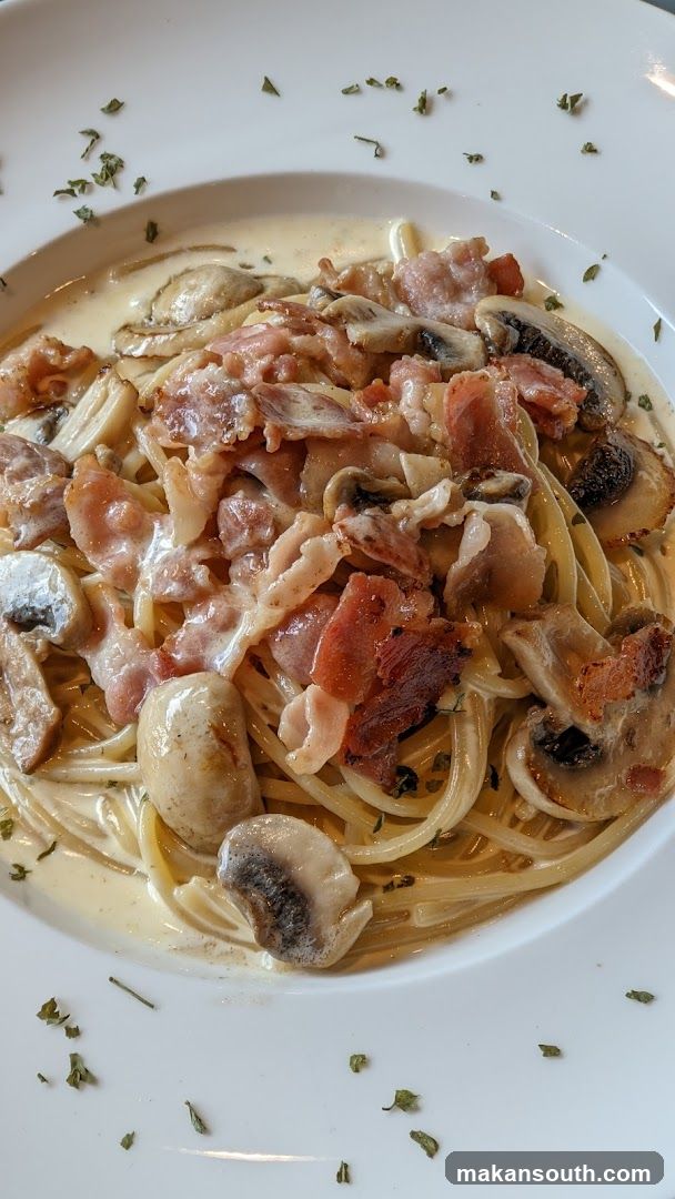 Creamy Pasta with Mushrooms and Bacon