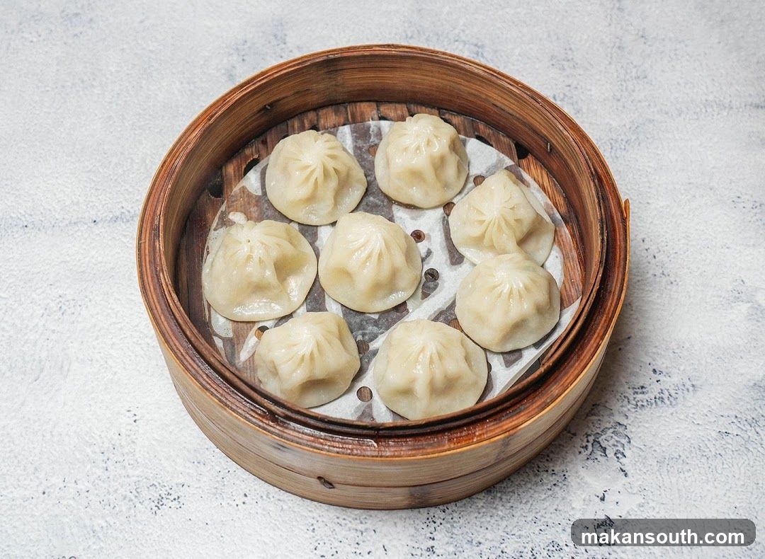 Steamed Dumplings in Bamboo Basket