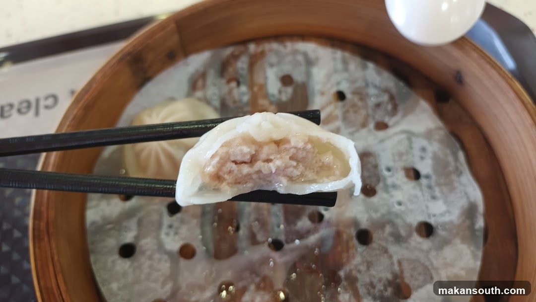 Steamed Dumplings in Bamboo Steamer